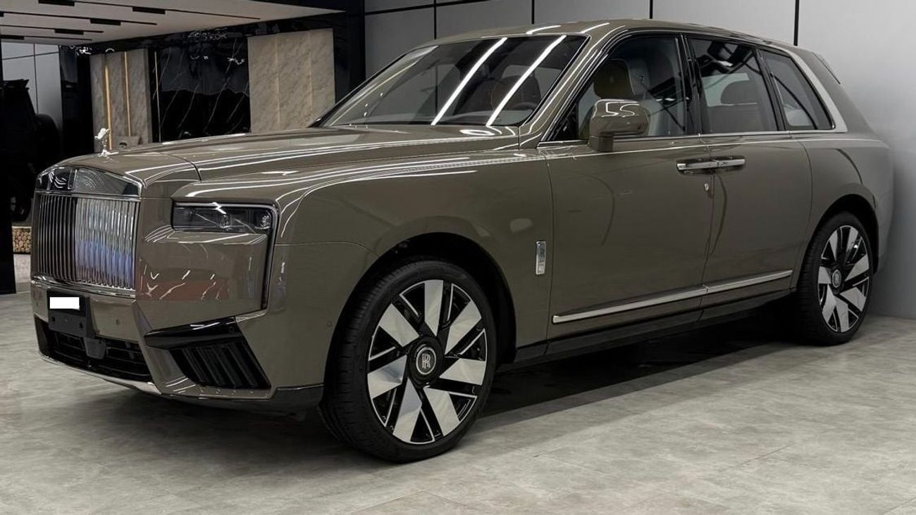 Rolls Royce Cullinan Brand New | European Specs | Special Exterior & Interior Colors