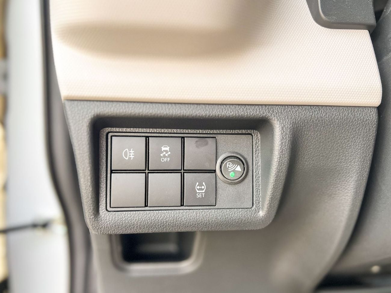 تويوتا فيلوز GX - EXPORT ONLY - Toyota Veloz G 1.5L