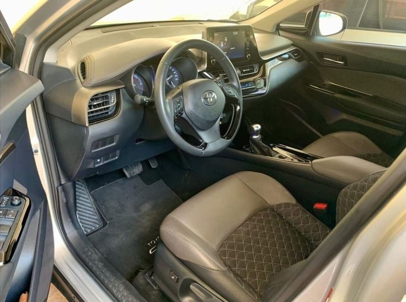 Toyota CHR Toyota C-HR Hybrid ,2022 (1.8L) GCC Specs Full Option