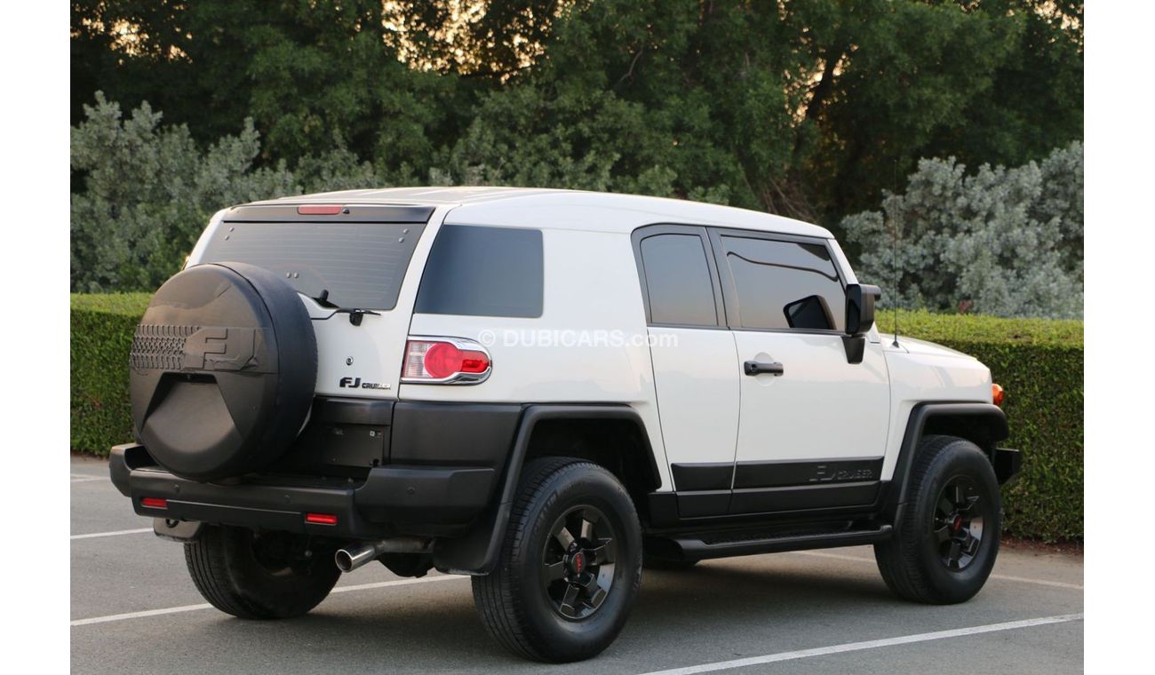 Toyota FJ Cruiser Toyota FG CRUISER  2009 GCC FULL OPTION ORIGINAL PAINT NO ACCIDENT