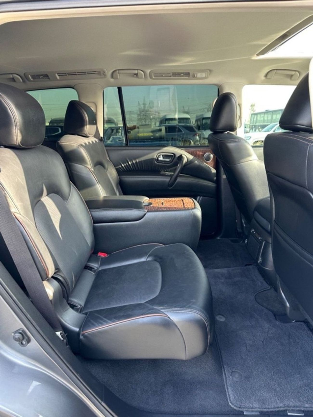 Nissan Armada Platinum