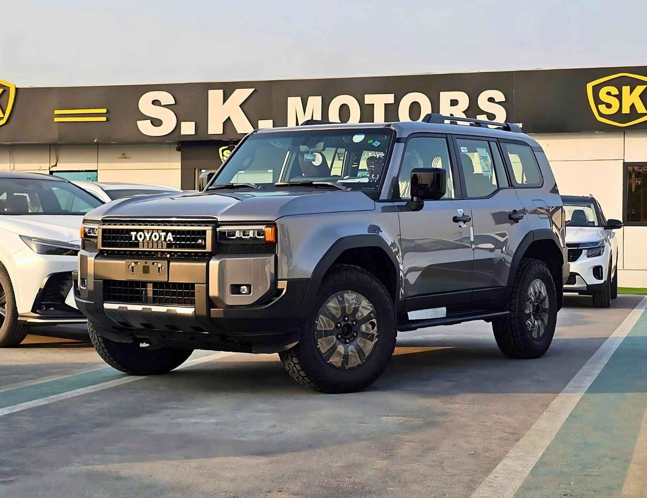 تويوتا برادو ADVENTURE WITH COMPRESSOR /2.8L V4 DIESEL/DRIVER POWER WITH LEATHER SEATS/AUTO A/C (CODE#P28ADV3B)