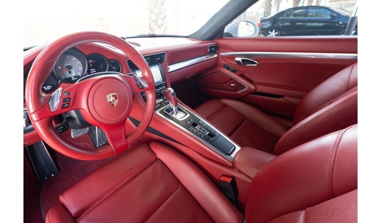 بورش 911 Carrera 4S 3.8L Coupe Porsche 911 Carrera 4S 2015 GCC with Flexible Down-Payment.