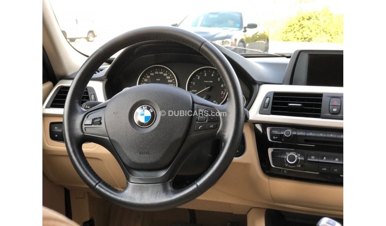BMW 318i Exclusive MODEL 2016 GCC CAR PREFECT CONDITION INSIDE AND OUTSIDE 1500 TURBO FULL ORIGINAL PAINT ONE