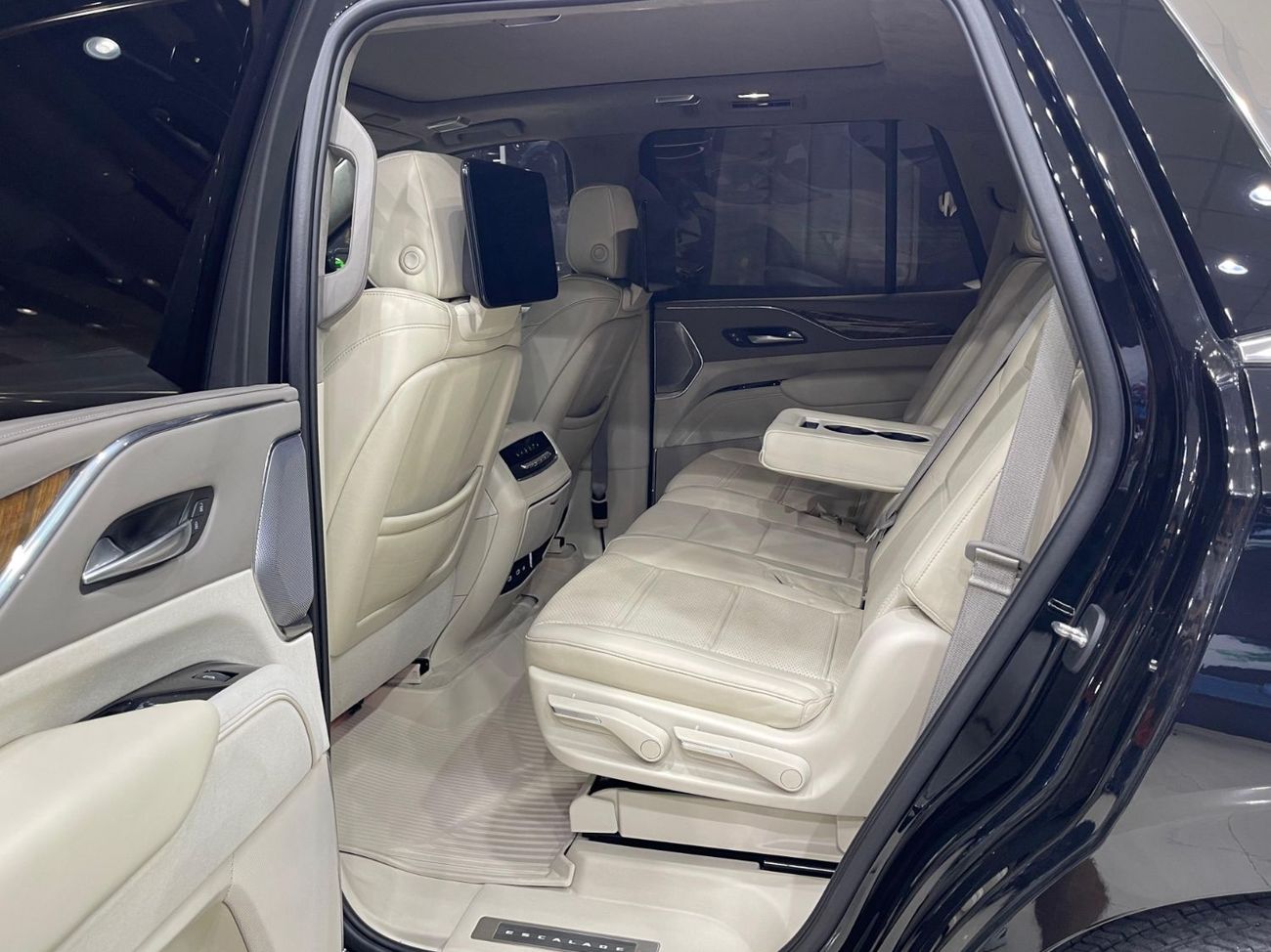 كاديلاك إسكالاد Premium Luxury 6.2L 4WD