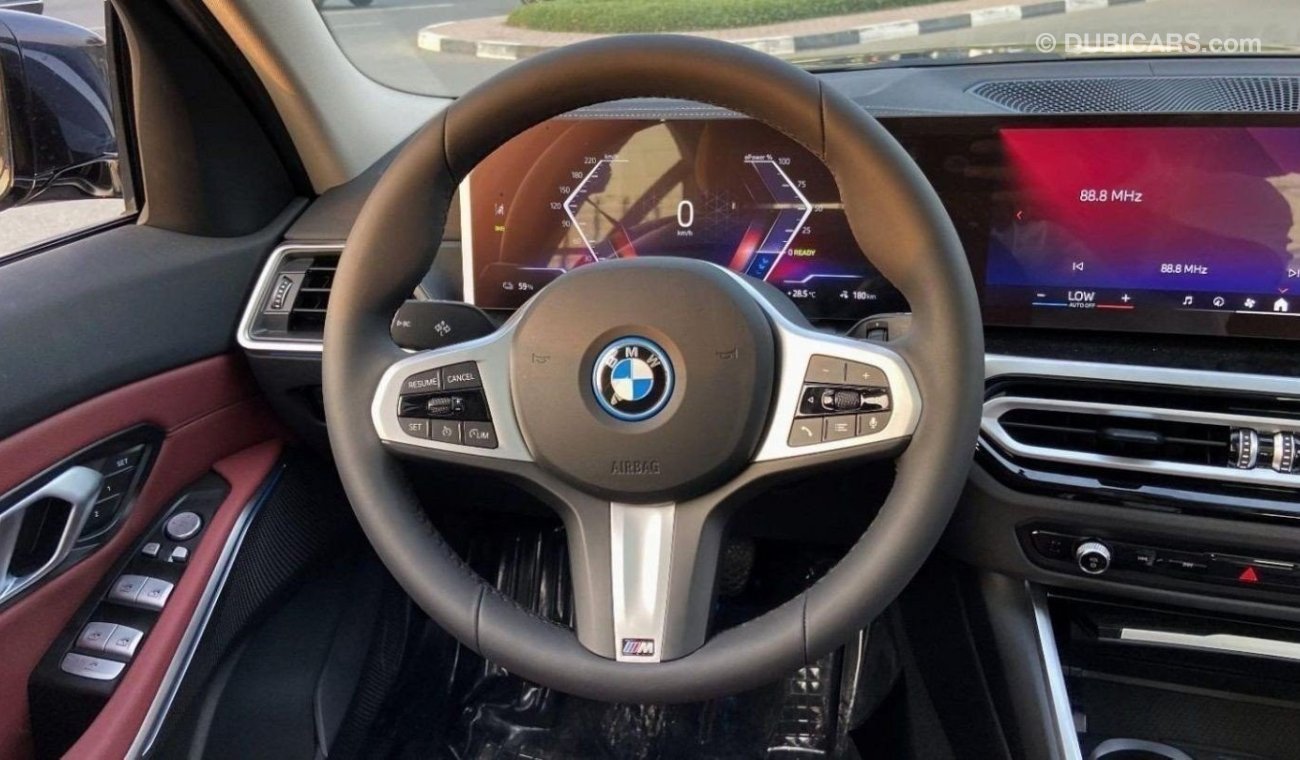 بي أم دبليو i3 BMW I3 E-DRIVE 35L  / 2024 MODEL