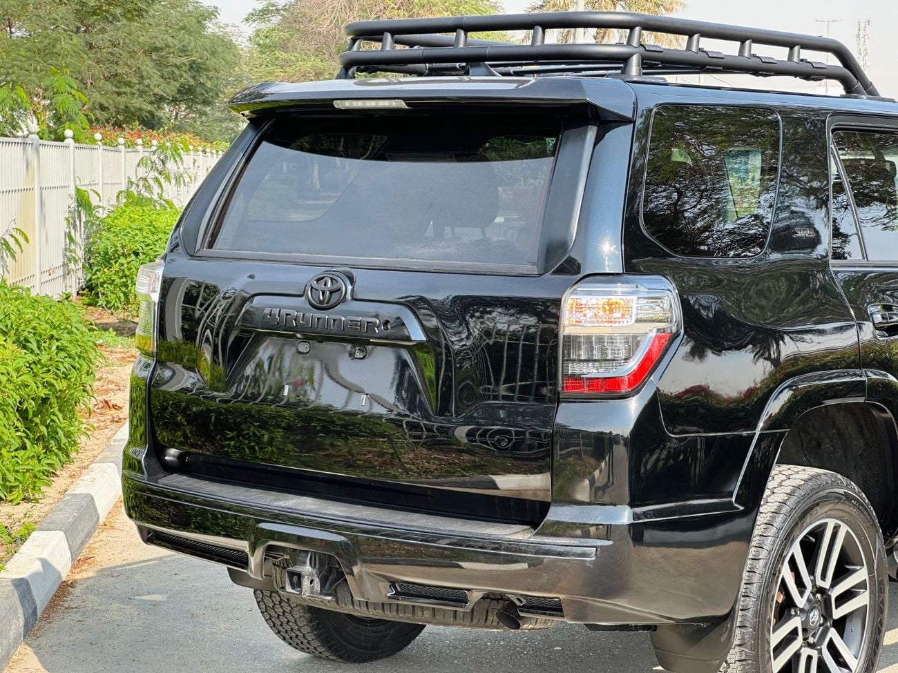 Toyota 4Runner Left Hand Drive Year: 2018 Full Option Premium UAE Pass ▾