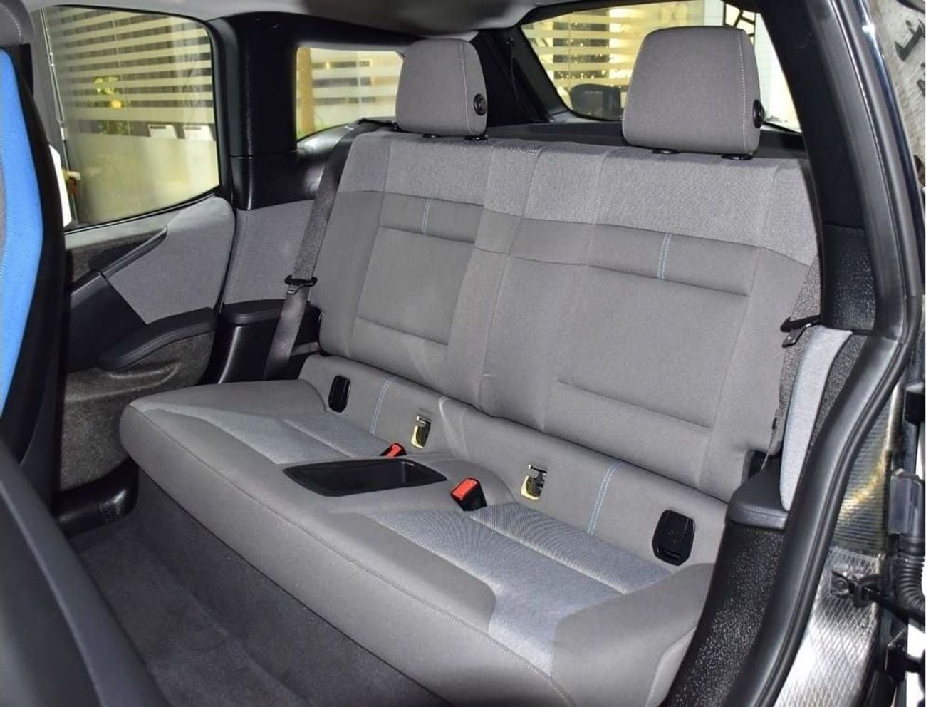 بي أم دبليو i3 EXCELLENT DEAL for our BMW i3 eDrive ( 2019 Model ) in White & Black Color GCC Specs