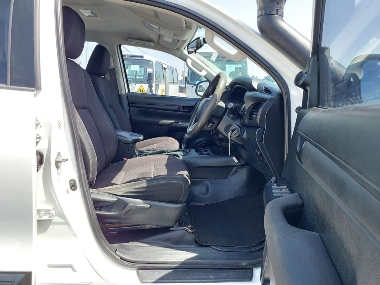 تويوتا هيلوكس TOYOTA HILUX PICKUP RHD 2018 MODEL 2.8 L DIESEL AUTOMATIC(PM16990)