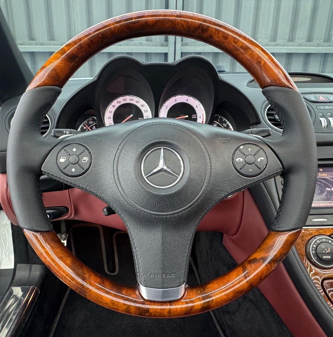 Mercedes Benz SL280 3.0 L,Excellent