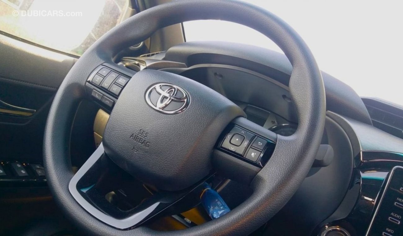 Toyota Hilux Adventure Adventure full option petrol