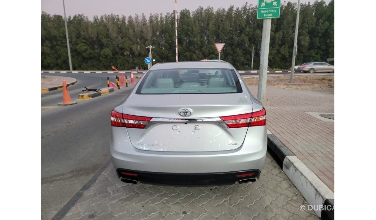 Toyota Avalon XLE Very Clean Car