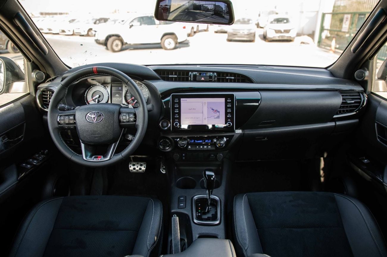 تويوتا هيلوكس GR Sport 4.0L - Platinum White Pearl Inside Black | Export Only