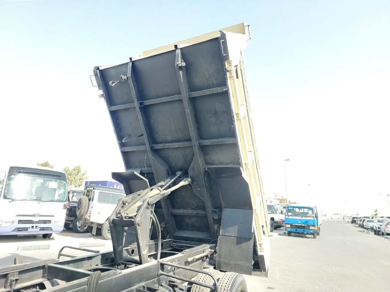 ميتسوبيشي فايتر MITSUBISHI FIGHTER MIGNON DUMPER TRUCK RHD 1990 MODEL 6.5 L DIESEL MANUAL(PM40503)