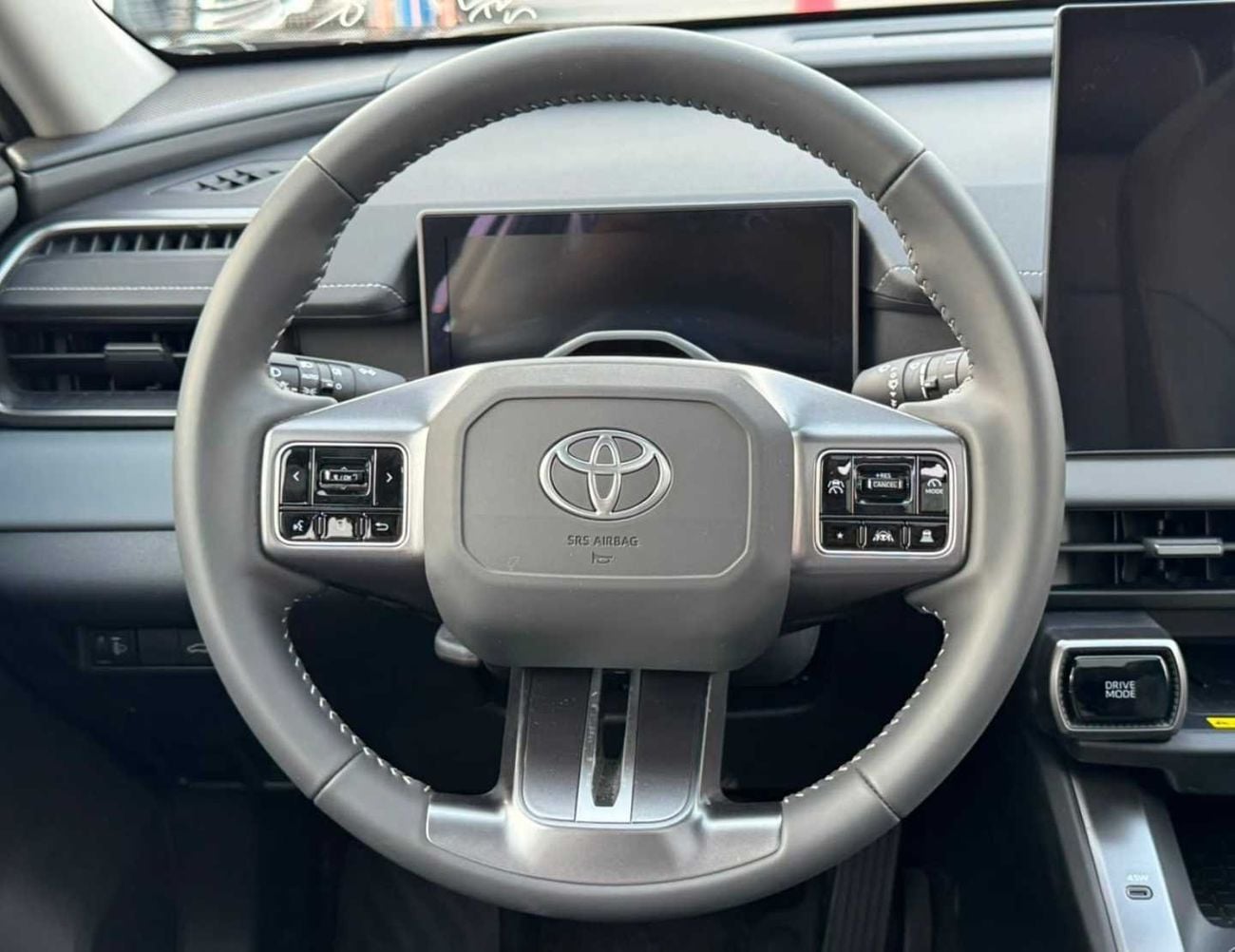 Toyota RAV4 LUXURY HEV (NON GCC) LUXURY || 2.0L PETROL V4 | RADAR | PANORAMIC ROOF | REAR ENTERTAINMENT SCREEN | FULL OPTION (CODE #
