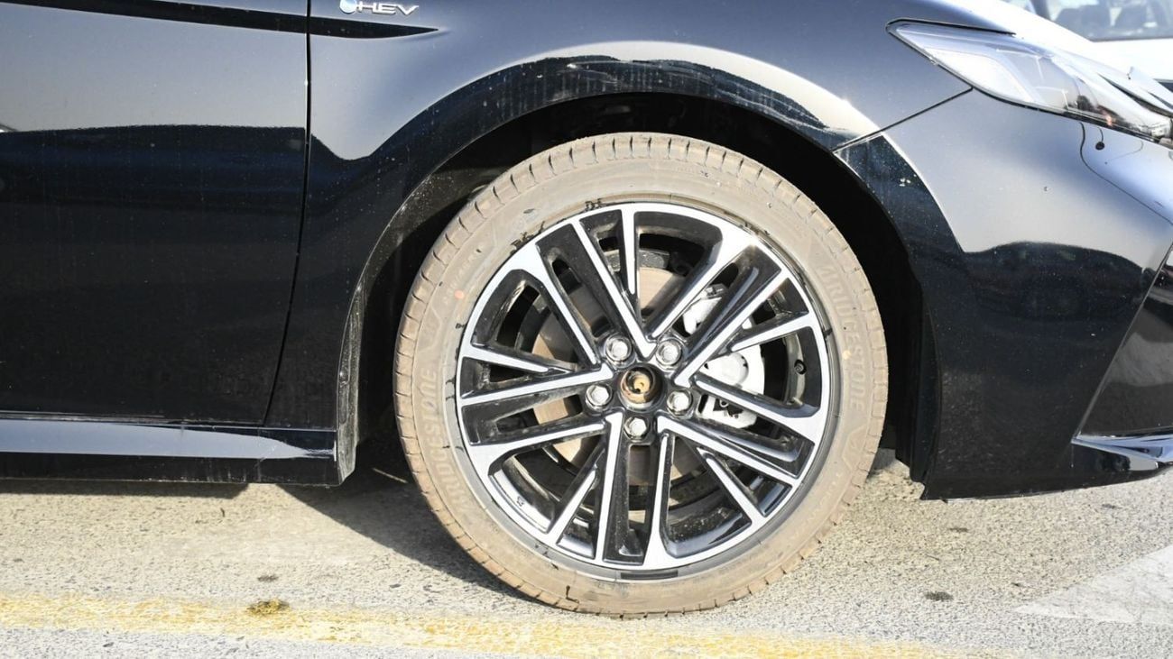 Toyota Camry GLE 2.5L Hybrid 2025YM