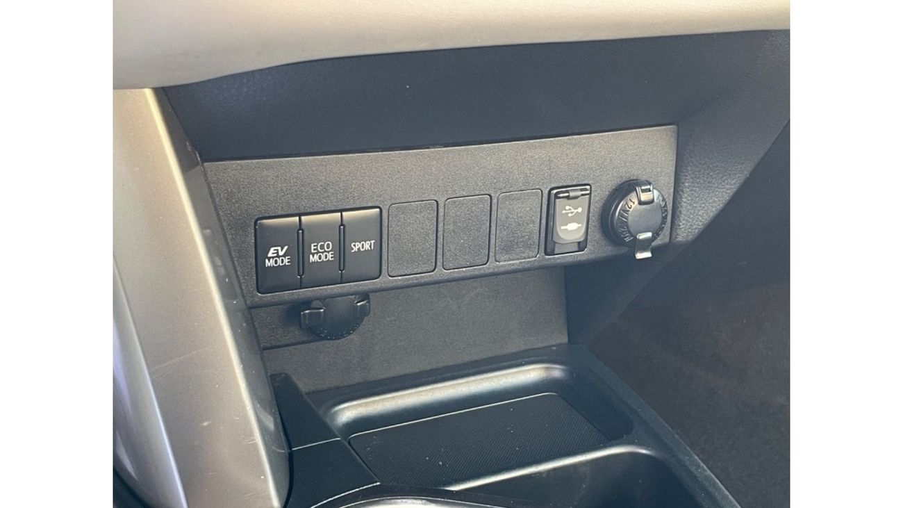 Toyota RAV4 2018 TOYOTA RAV4 XLE HYBRID FULL OPTIONS IMPORTED FROM USA