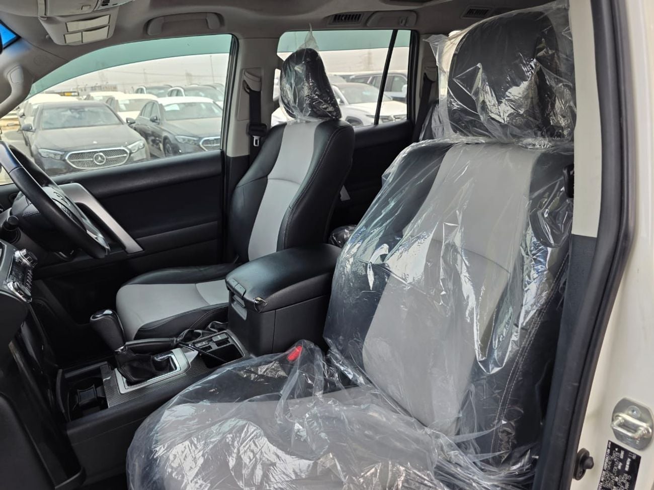 Toyota Prado 2022 shape ,diesel 3.0 liter right hand drive auto transmission