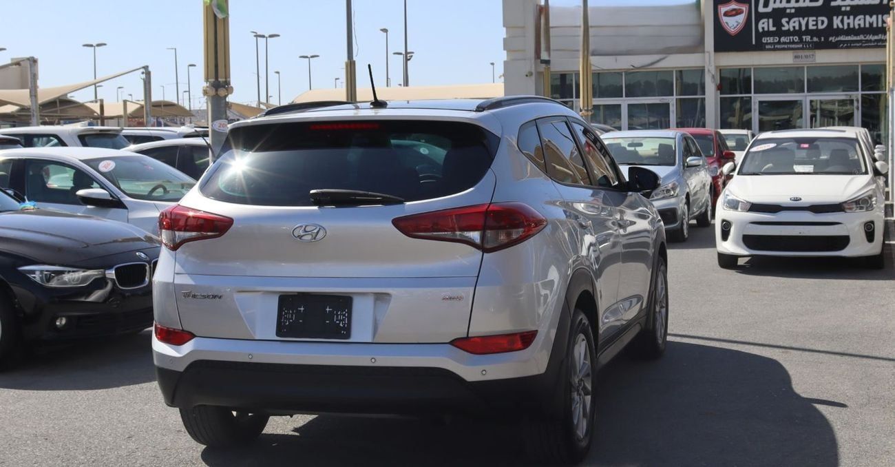 هيونداي توسون هيونداى توسان - 2016 - دفع رباعي - خليجي - بحالة ممتازة - محرك 2400 - السعر 33000 - كم 170000