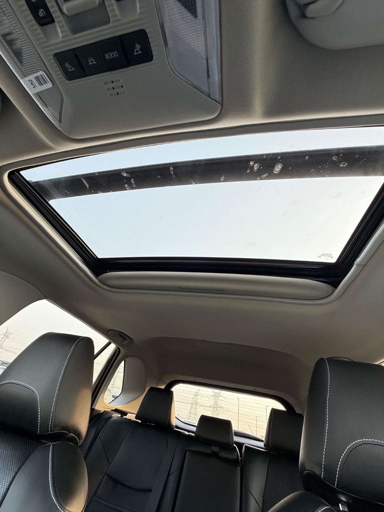 تويوتا راف ٤ XLE premium 2.5 L sunroof, leather seats, push start 2022