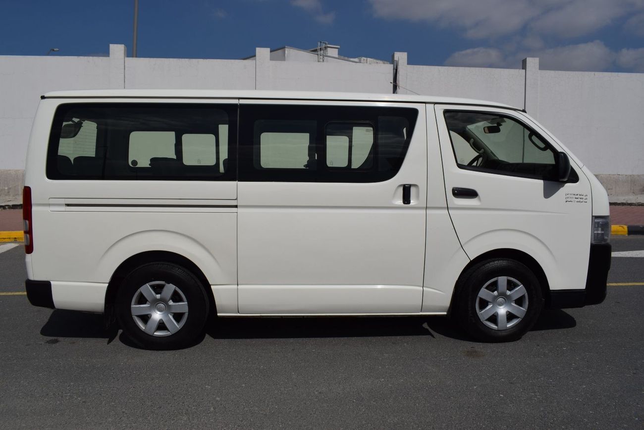 Toyota Hiace GL - Standard Roof Toyota Hiace 13 seater bus, model:2016. Excellent condition
