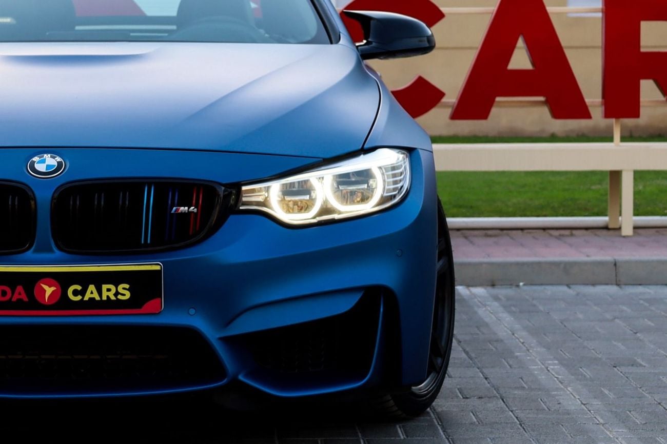 BMW M4 Std 3.0L 2016 BMW M4 M-Sport Convertible GCC Specs