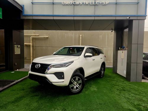 Toyota Fortuner EXR / V4 2.7L/ NEW SHAPE/ LEATHER/ LOW MILEAGE