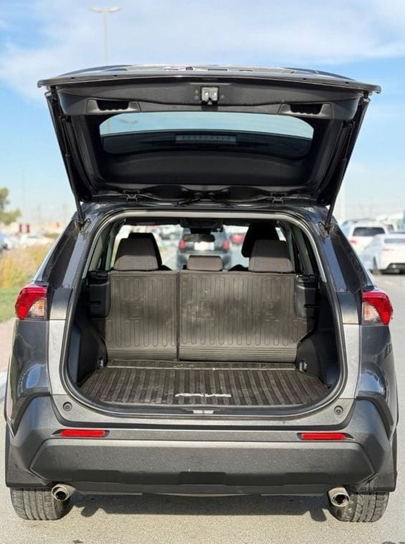 تويوتا راف ٤ 4WD 2.5L model