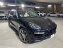 Porsche Cayenne Turbo S 4.8L (570 HP) 2016 | CARBON CERAMIC BRAKES (PCCB) | CARBON INTERIOR PACKAGE | SUNROOF