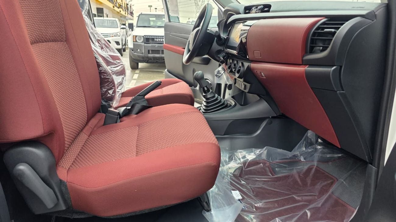 تويوتا هيلوكس 2026 Toyota Hilux Single Cabin M/T 4x4 2.7L Gasoline