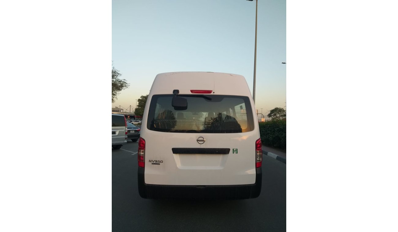 Nissan Urvan 2.5L 13 SEATER