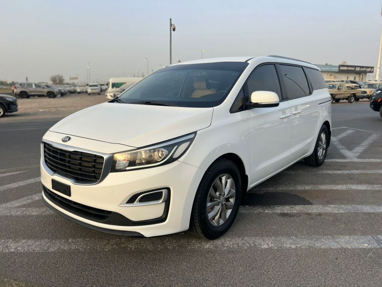 Kia Carnival 2020 Kia Carnival Gcc - No Accident - 7Seater Rear sensor