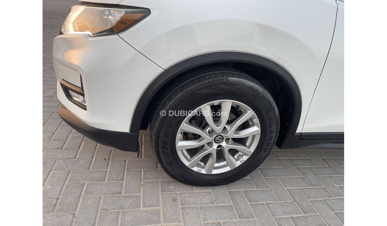 Nissan Rogue nissan rouge 2017 usa in very good    Nissan Pathfinder    Excellent Condition (USA  _ SPEC) - MODEL