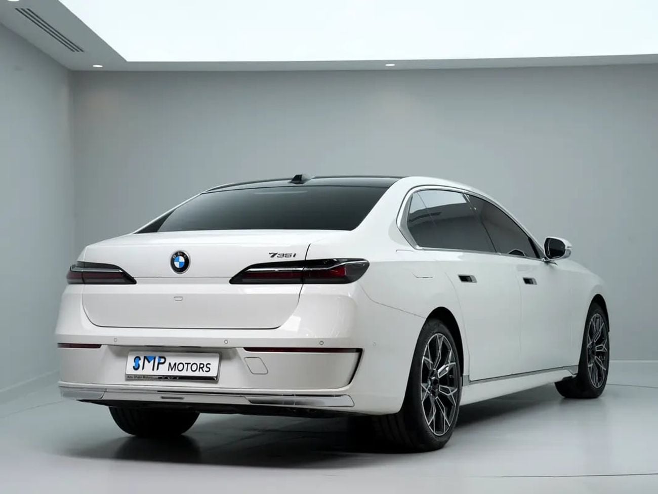 BMW 735i BUSINESS EXCELLENCE 735i GCC Specs