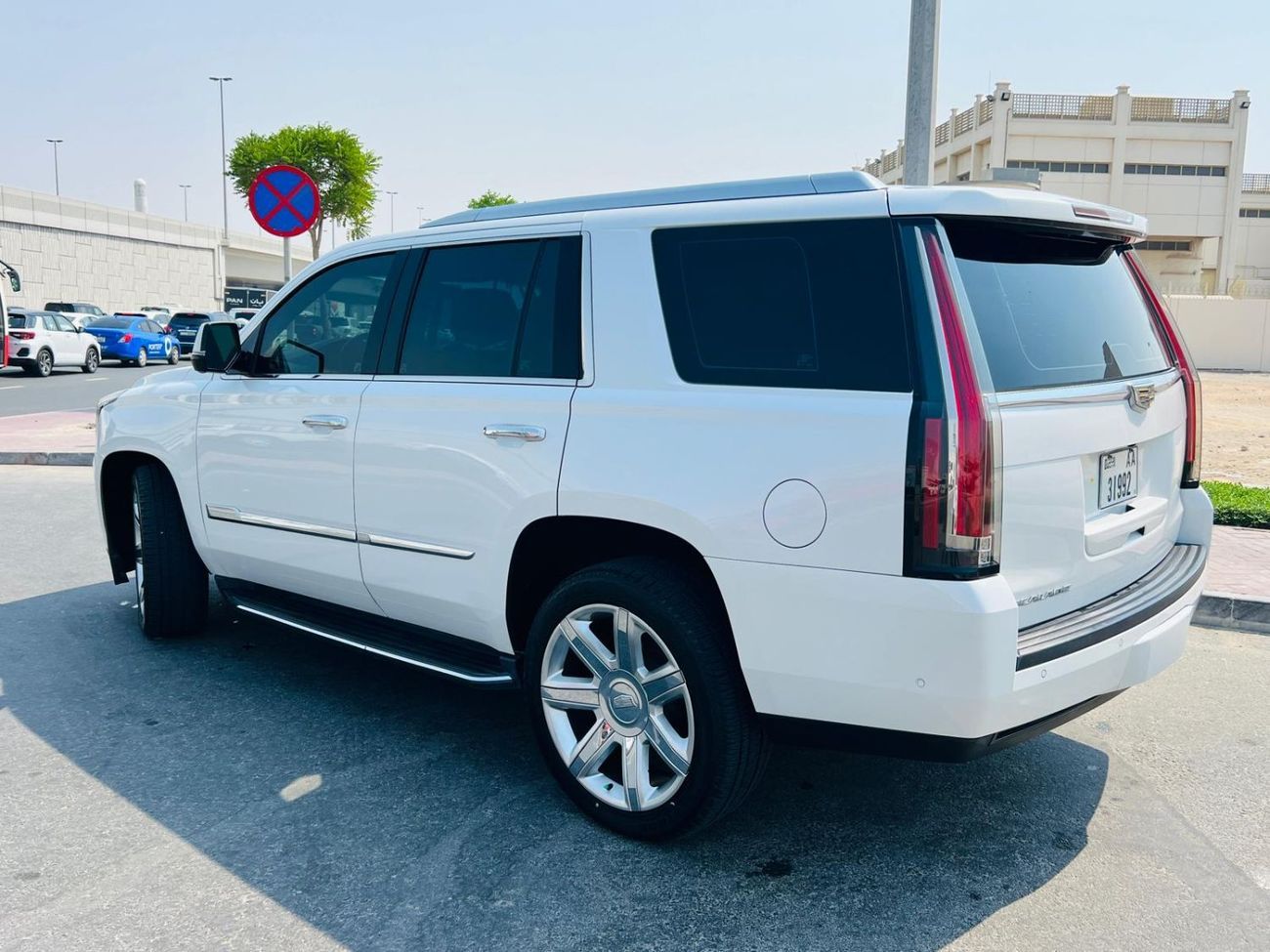 كاديلاك إسكالاد ESV 6.2L in excellent condition