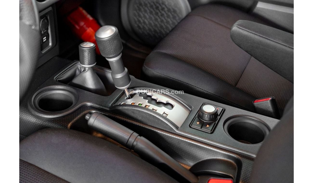 Toyota FJ Cruiser 2017 Toyota FJ Cruiser Xtreme / Full Service History