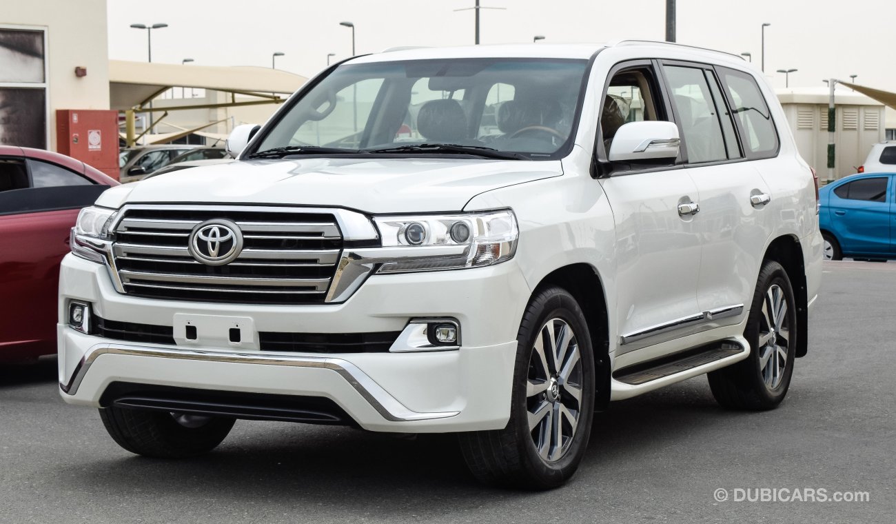 Toyota Land Cruiser VXR V8  With 2018 body kit