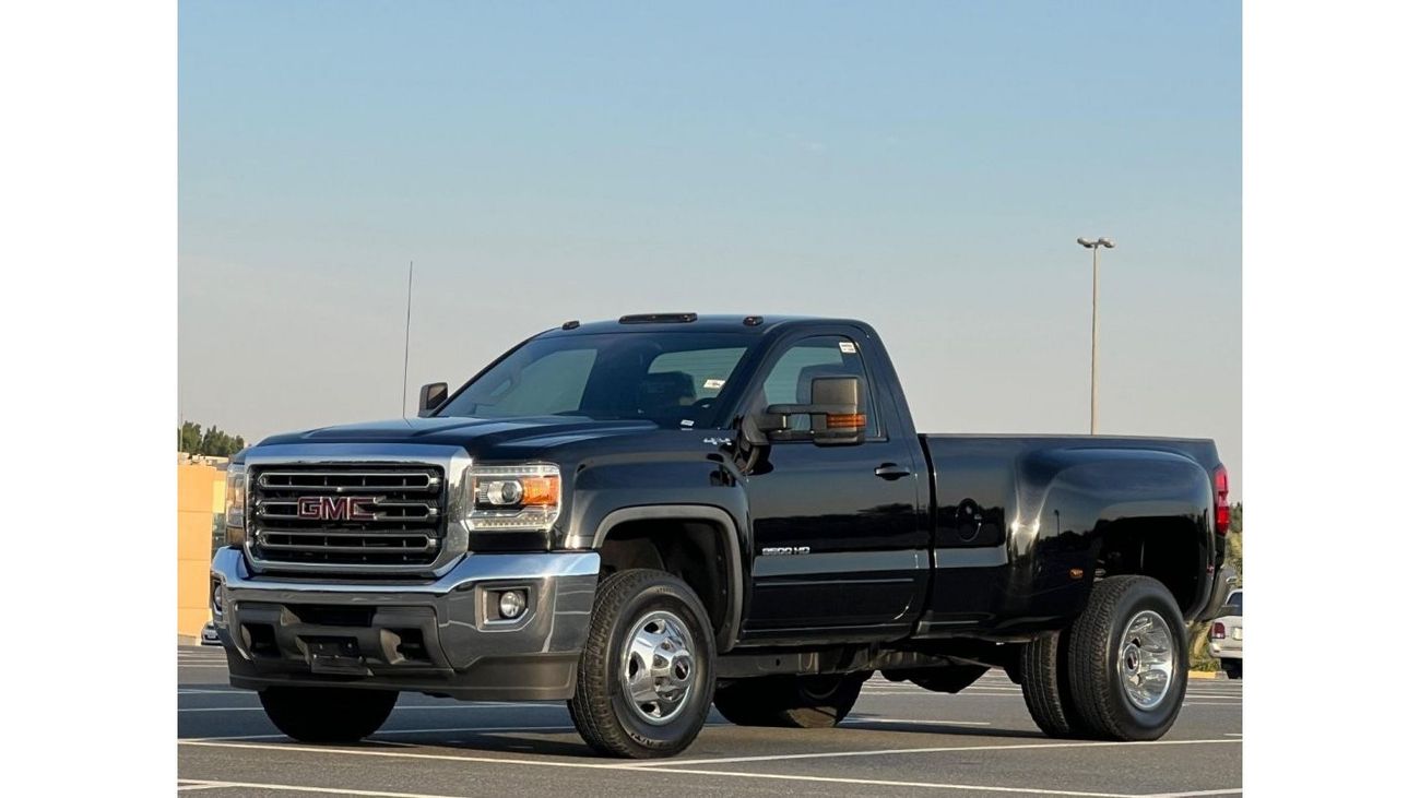 GMC Sierra 3500 SLE GMC Sierra 2017 Double tire GCC // Orginal paint // accident free // perfect condition