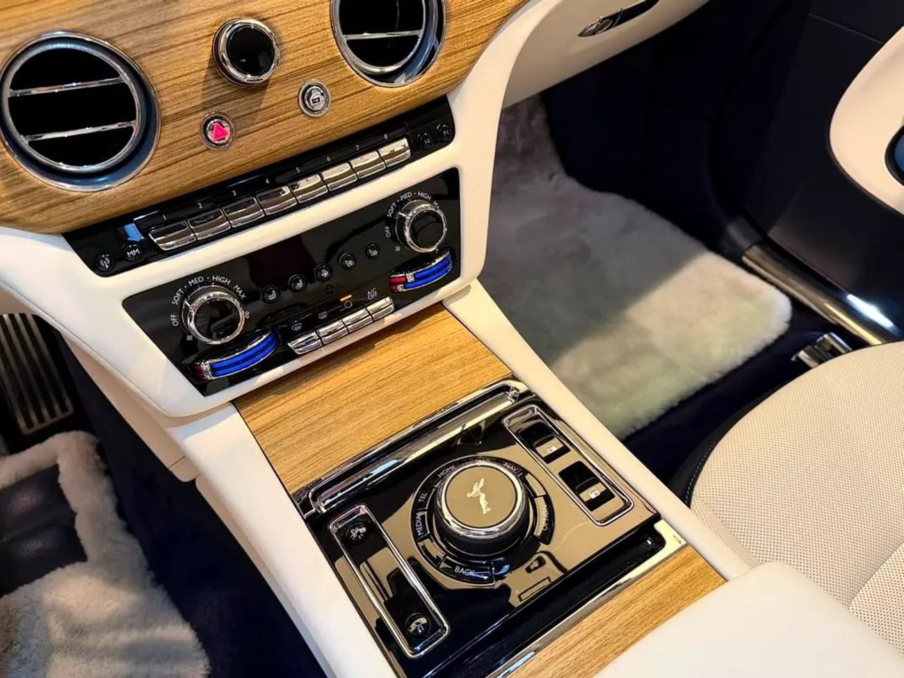 Rolls Royce Spectre Silver Badge - Japanese Specs - Brand