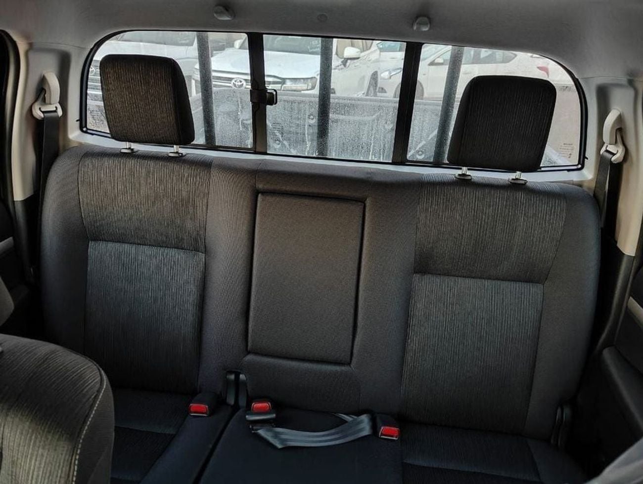 تويوتا هيلوكس SGLX TOYOTA HILUX 2.7 SR5 4x4 DOUBLE CABIN PETROL AUTOMATIC FULL OPTION 2025 MODEL