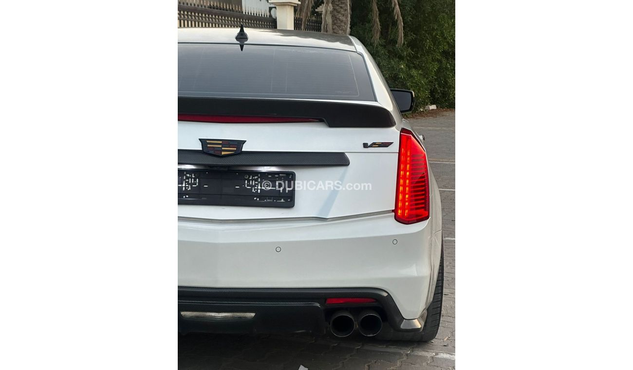 كاديلاك CTS V
