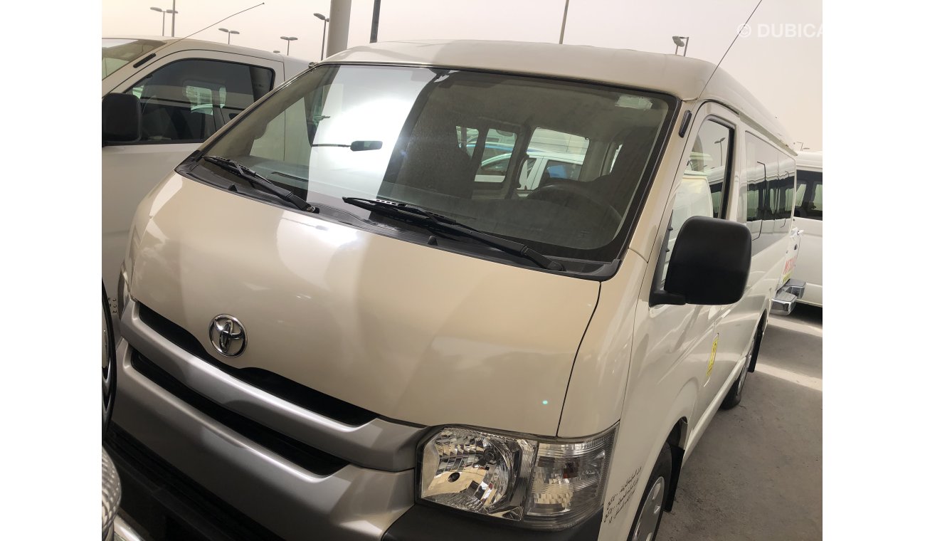 تويوتا هاياس Toyota Hiace Midroof Bus 15 str,Model:2015.Excellent condition