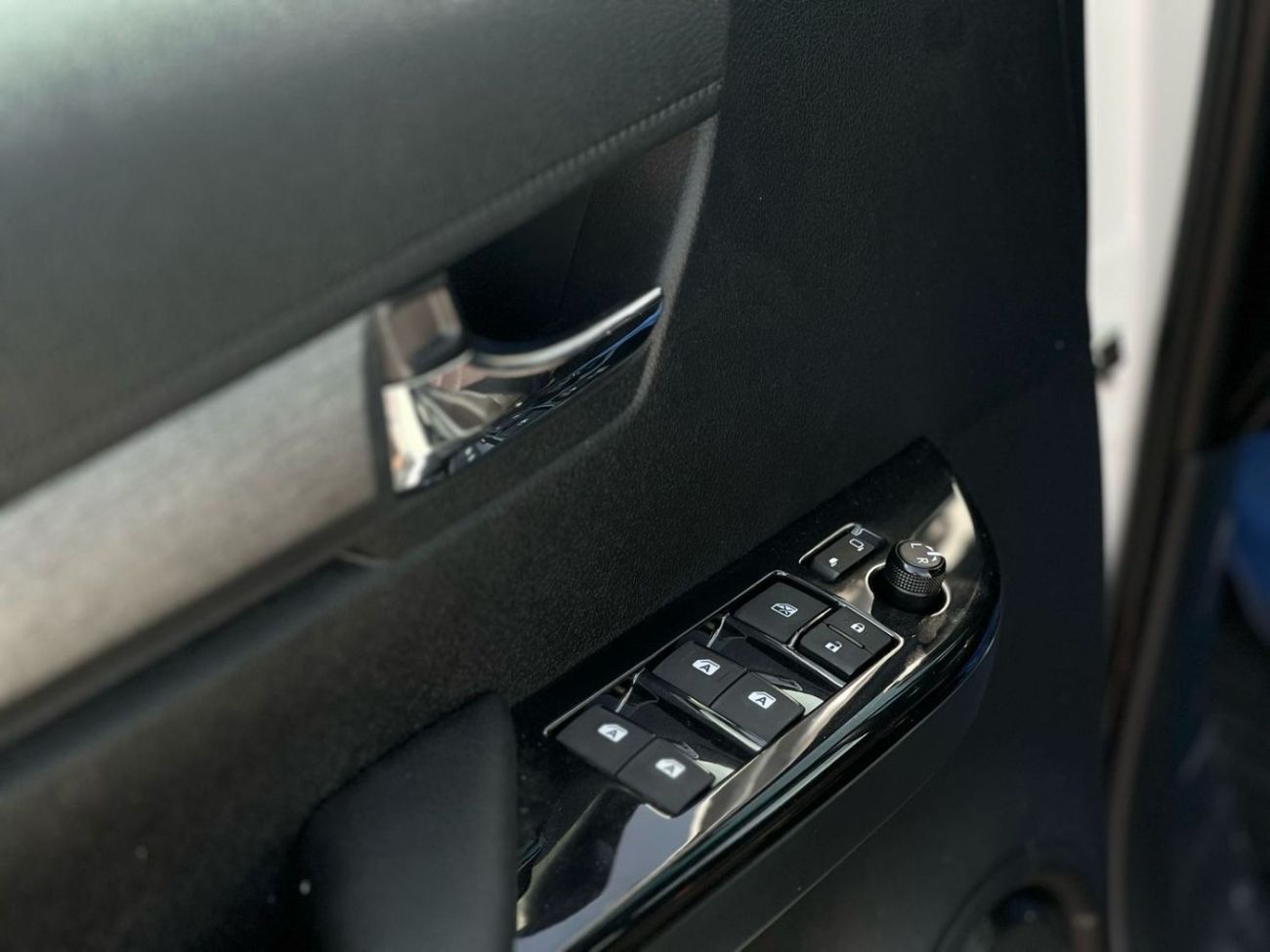 Toyota Hilux TOYOTA HILUX (GGN125) 4.0L Pick-up 4WD 4 Doors