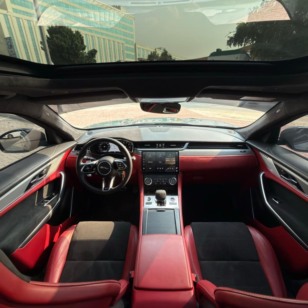 جاكوار F بيس SVR 5.0L