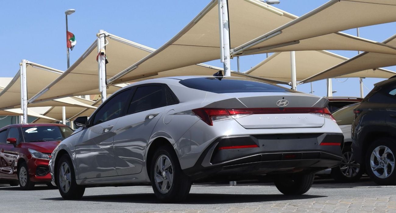 هيونداي إلانترا هيونداى إلنترا 2024 - خليجى - بدون حوادث - محرك 1.6 - حاله ممتازه من الداخل والخارج