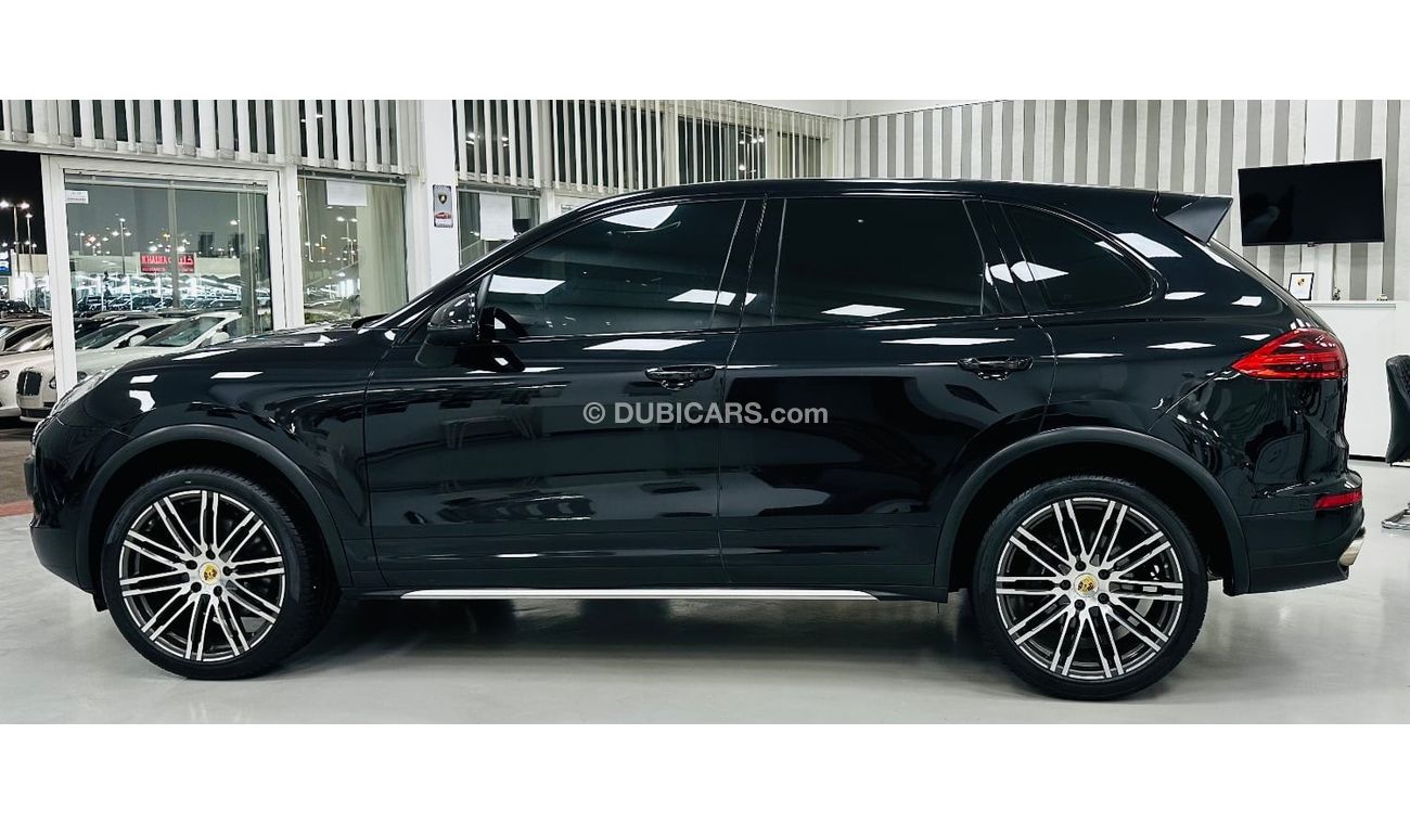 Porsche Cayenne Std GCC .. FSH .. Low Milegea .. Perfect Condition .. Top Range ..  V6.