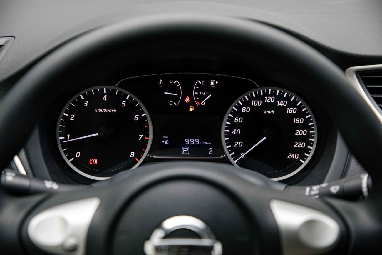 Nissan Sylphy Classic XE 1.6L - White Inside Black | Export Only