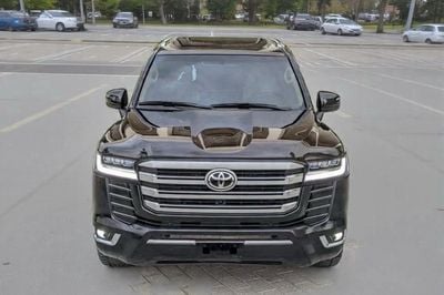 تويوتا لاند كروزر GXR Toyota landcuriser V6 Years 2018 upgrade inside and outside 2025 full option 4.0 L petrol