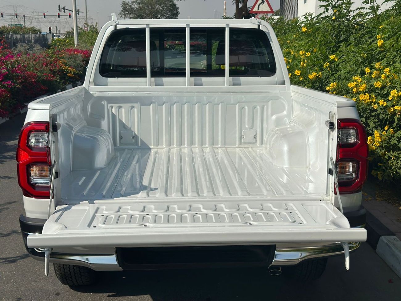 Toyota Hilux GLX 2.7L Double Cab Utility 4WD A/T