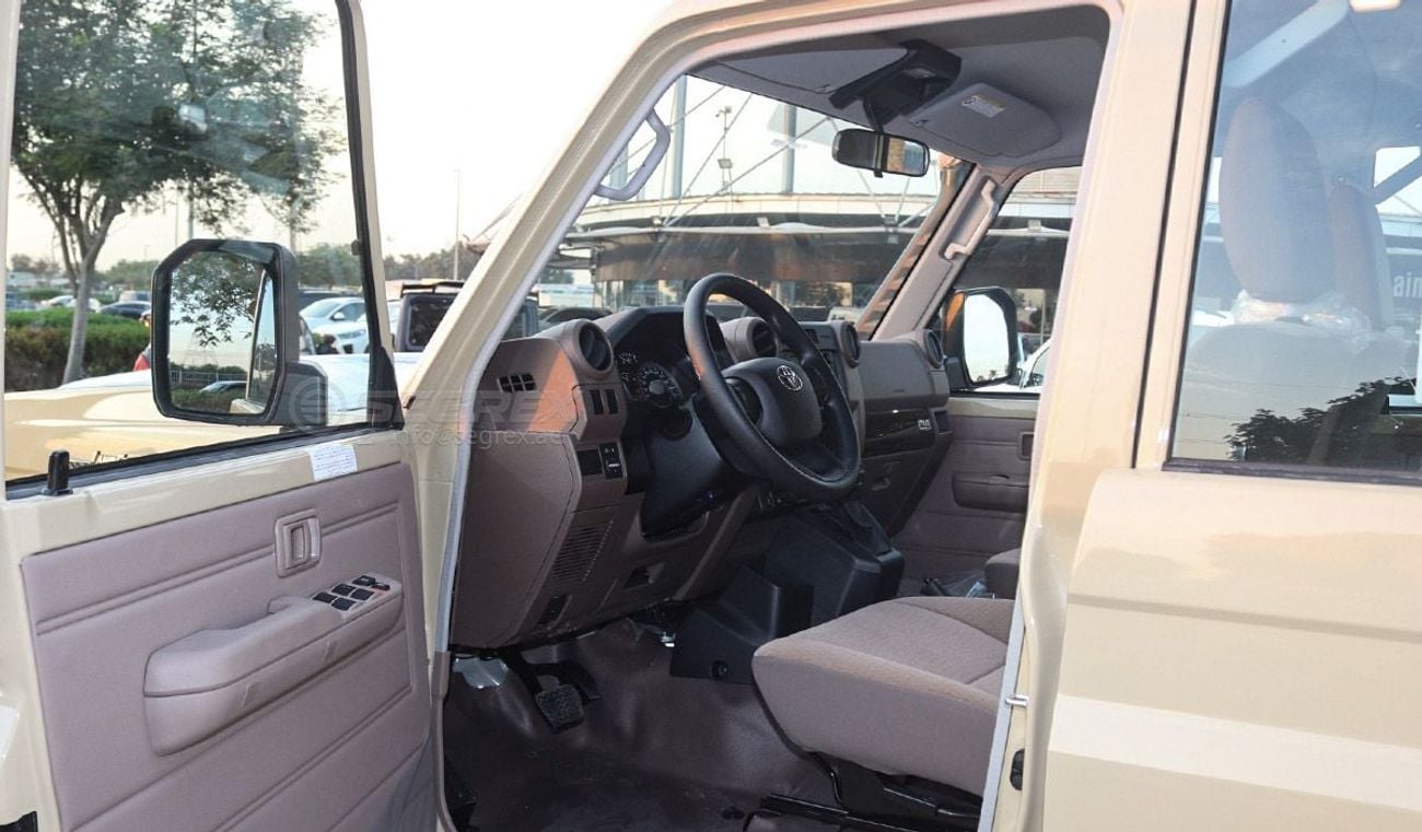 تويوتا لاند كروزر بيك آب 2025 Model Toyota Land Cruiser Pick Up, LC79 Double Cabin, 4.0L Petrol 4WD 6A/T